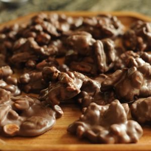 keto chocolate nut clusters